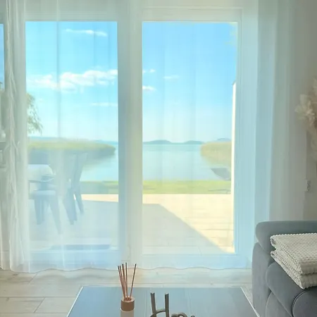 Balaton A Kertben - Balaton In The Garden - Beachfront Houses With Beautiful View, Private Beach Balatonfenyves Exterior photo