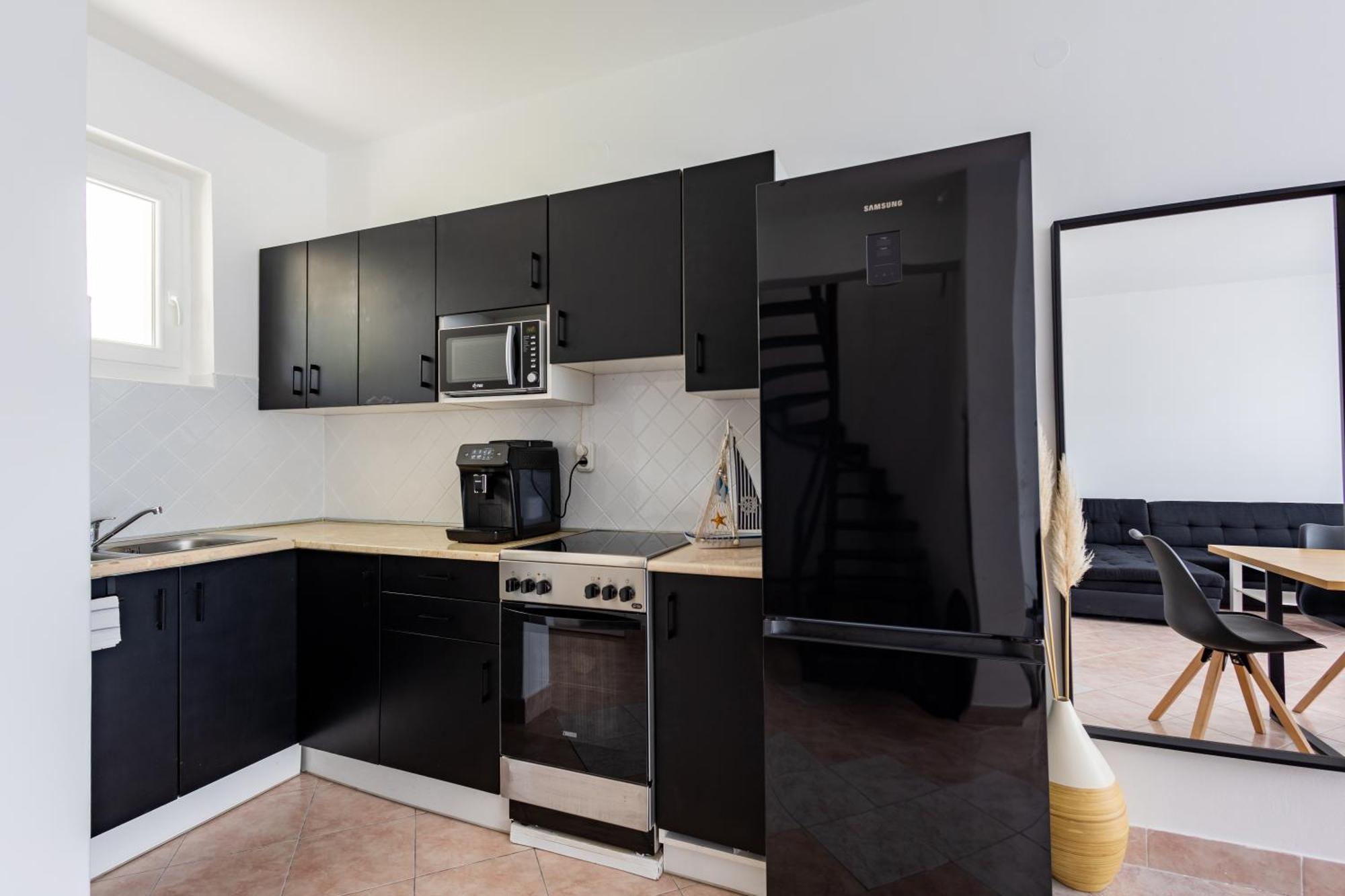Holiday home Balaton A Kertben - Balaton In The Garden - Beachfront With Beautiful View, Private Balatonfenyves