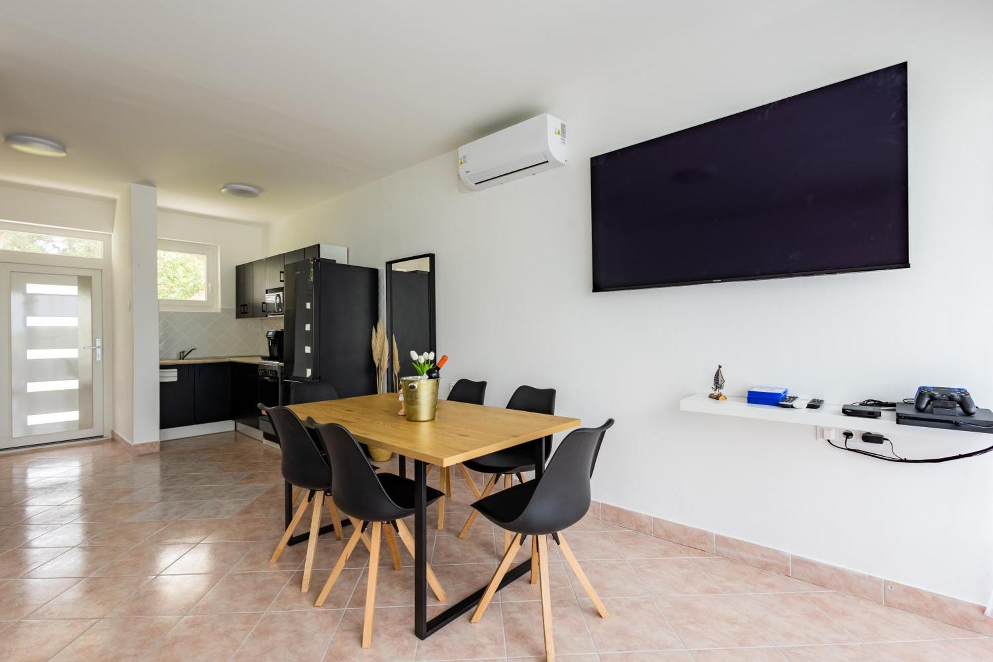 Balaton A Kertben - Balaton In The Garden - Beachfront With Beautiful View, Private * Balatonfenyves