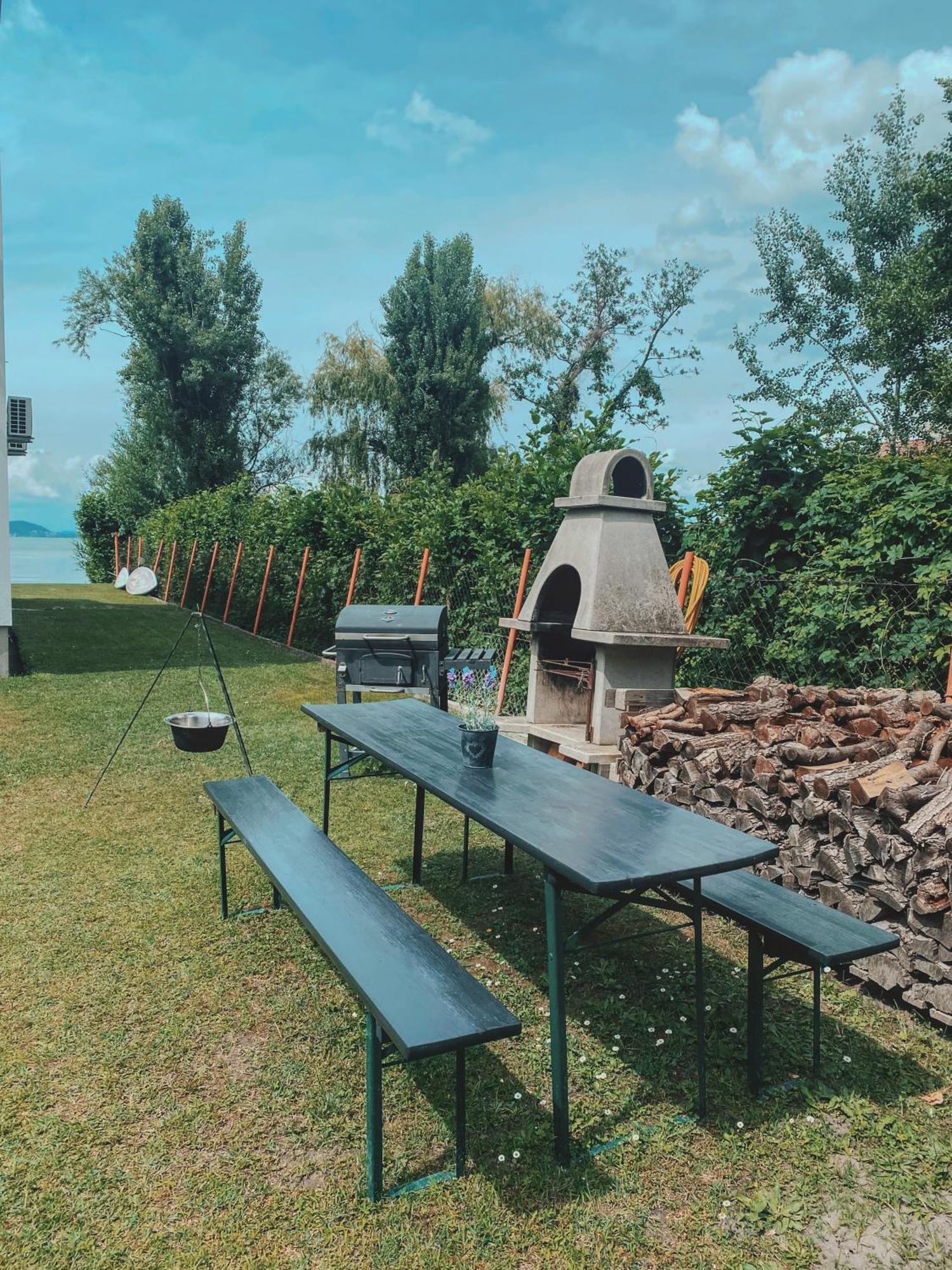 Balaton A Kertben - Balaton In The Garden - Beachfront With Beautiful View, Private Balatonfenyves