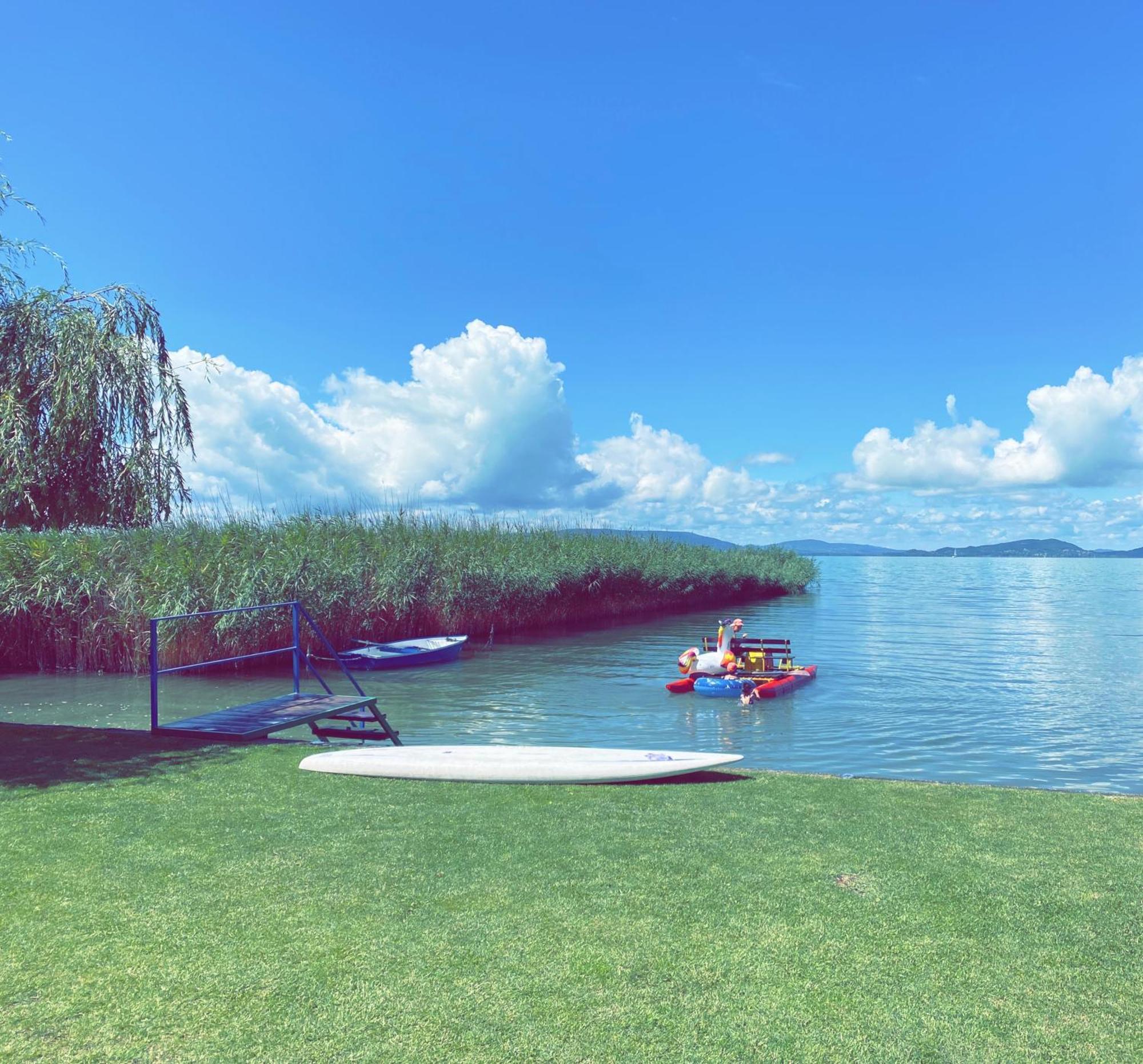 Balaton A Kertben - Közvetlen Vízparti Apartmanok, Csodálatos Panorámával