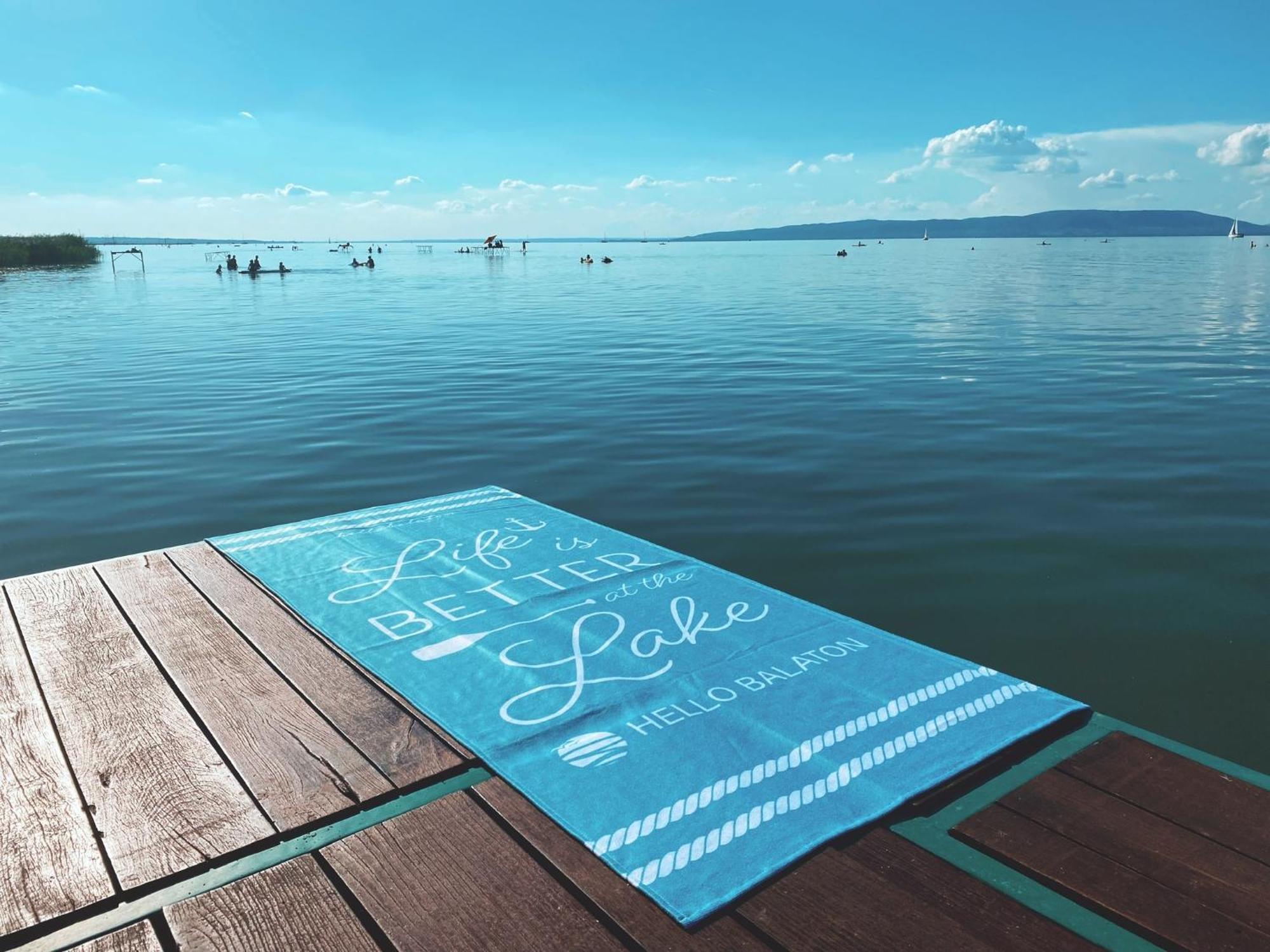 Vakantiehuis Balaton A Kertben - Balaton In The Garden - Beachfront With Beautiful View, Private