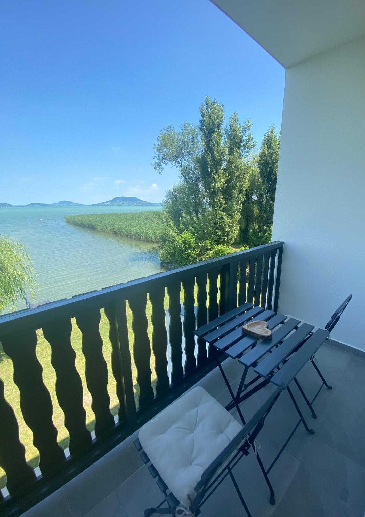 Holiday home Balaton A Kertben - Balaton In The Garden - Beachfront With Beautiful View, Private Balatonfenyves