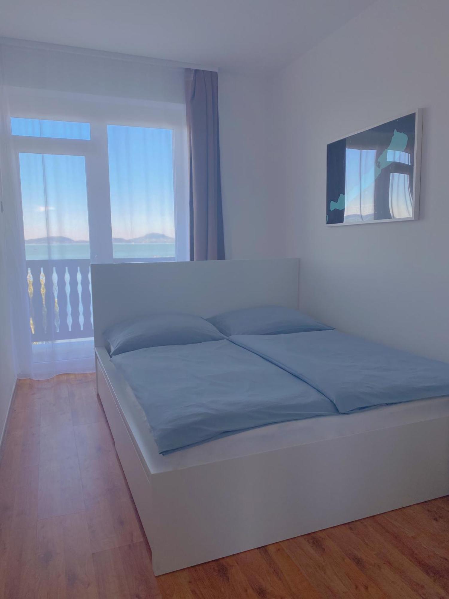 Vakantiehuis Balaton A Kertben - Balaton In The Garden - Beachfront With Beautiful View, Private *