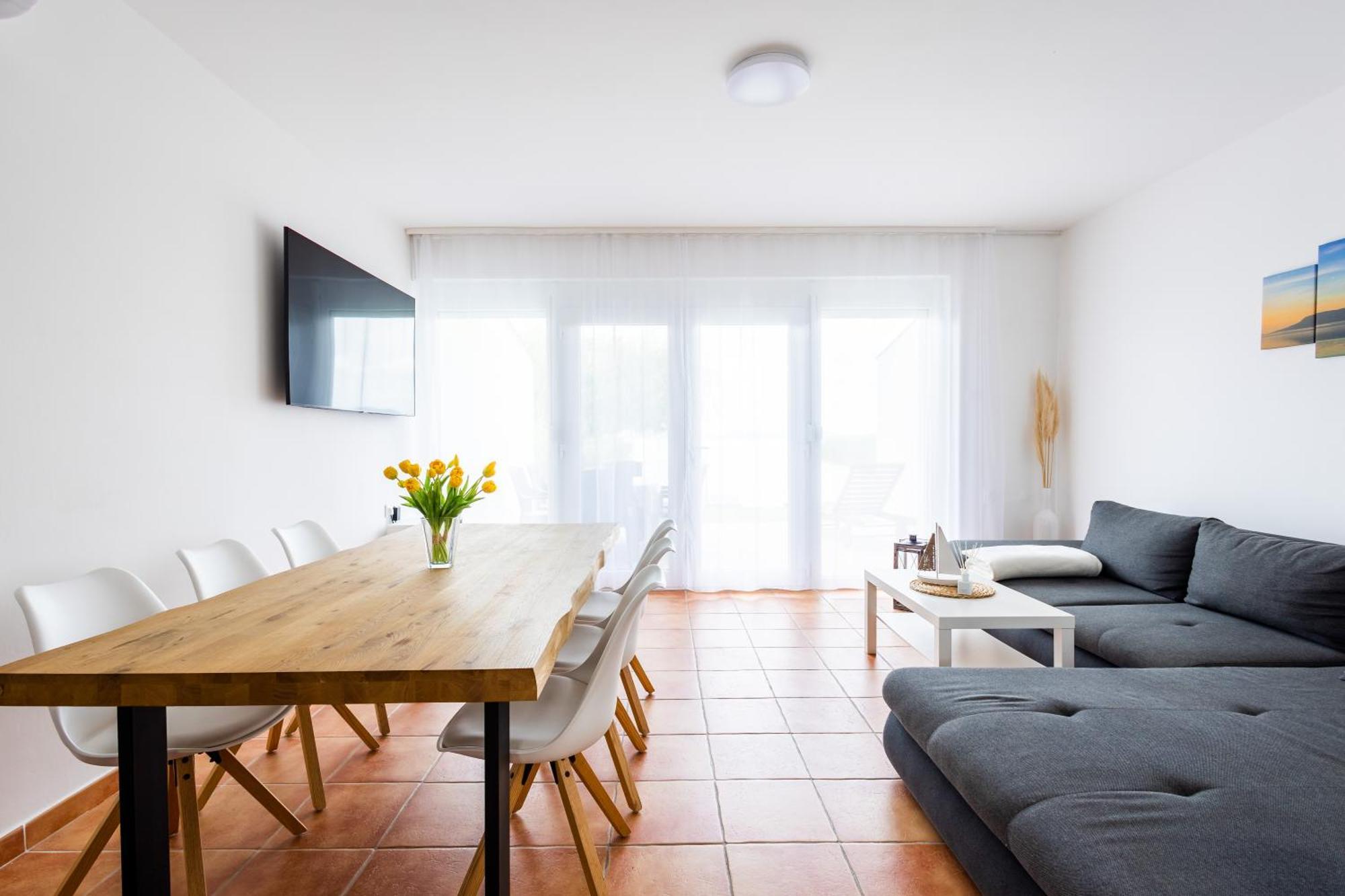 Balaton A Kertben - Balaton In The Garden - Beachfront With Beautiful View, Private Holiday home *