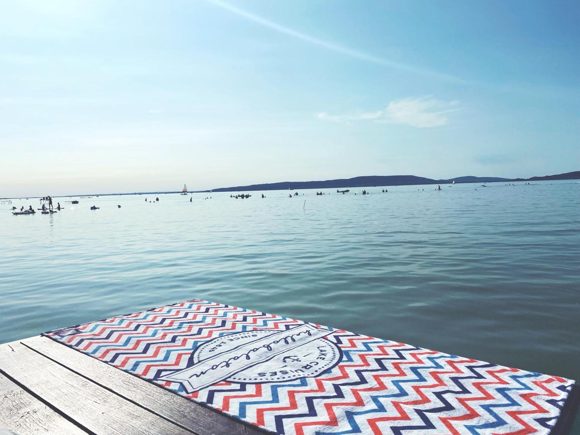 Balaton A Kertben - Balaton In The Garden - Beachfront With Beautiful View, Private * Balatonfenyves
