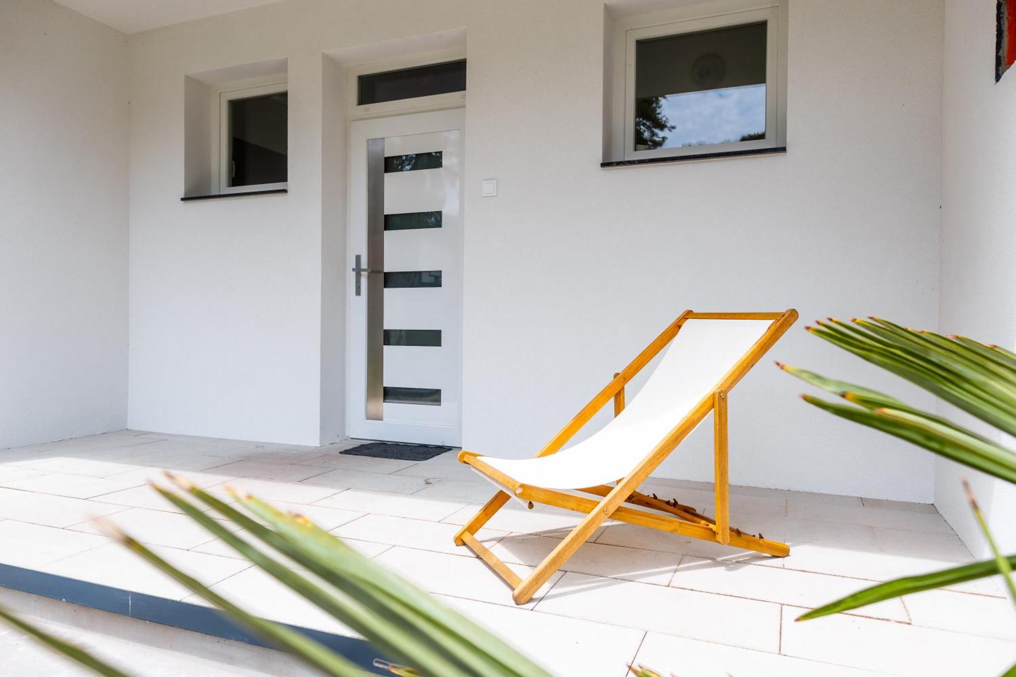 Balaton A Kertben - Balaton In The Garden - Beachfront With Beautiful View, Private *