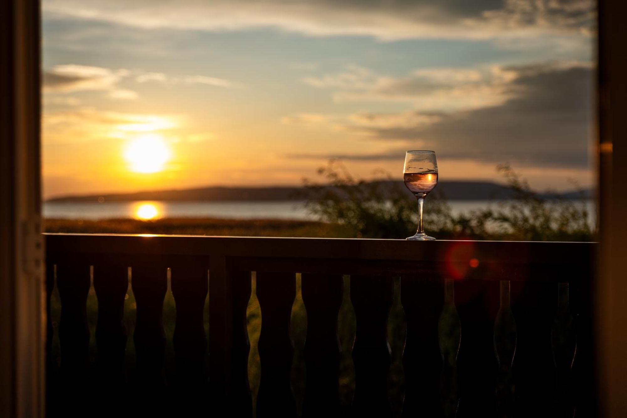 Balaton A Kertben - Közvetlen Vízparti Apartmanok, Csodálatos Panorámával *