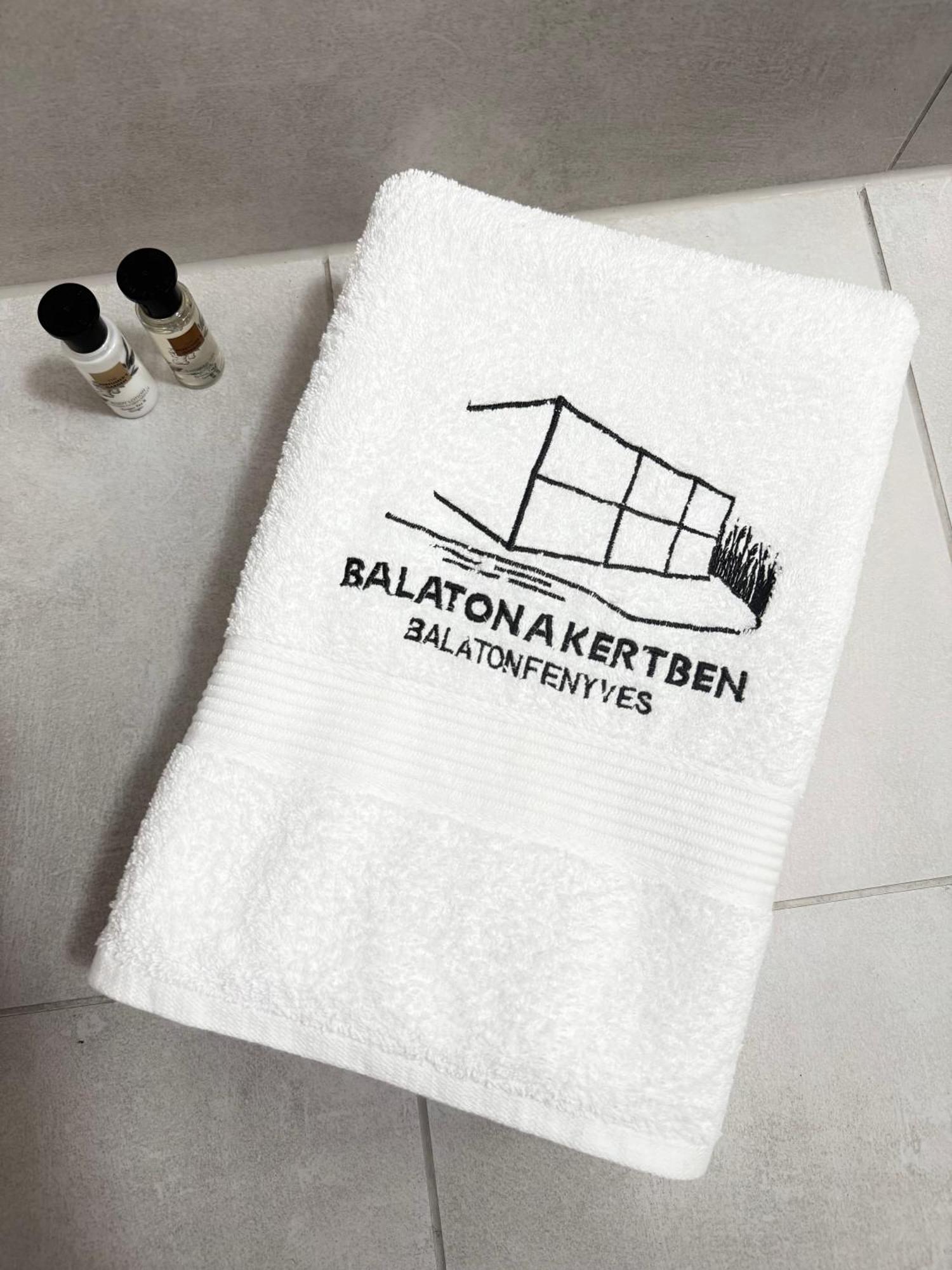 Balaton A Kertben - Balaton In The Garden - Beachfront With Beautiful View, Private Vakantiehuis