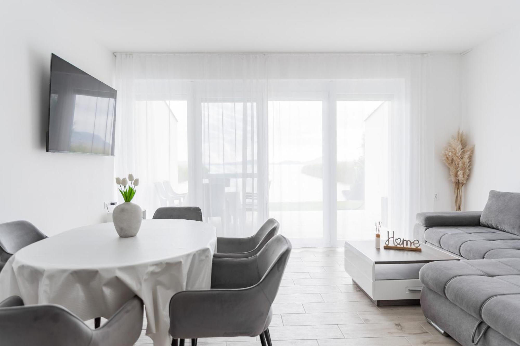 Balaton A Kertben - Balaton In The Garden - Beachfront With Beautiful View, Private Balatonfenyves