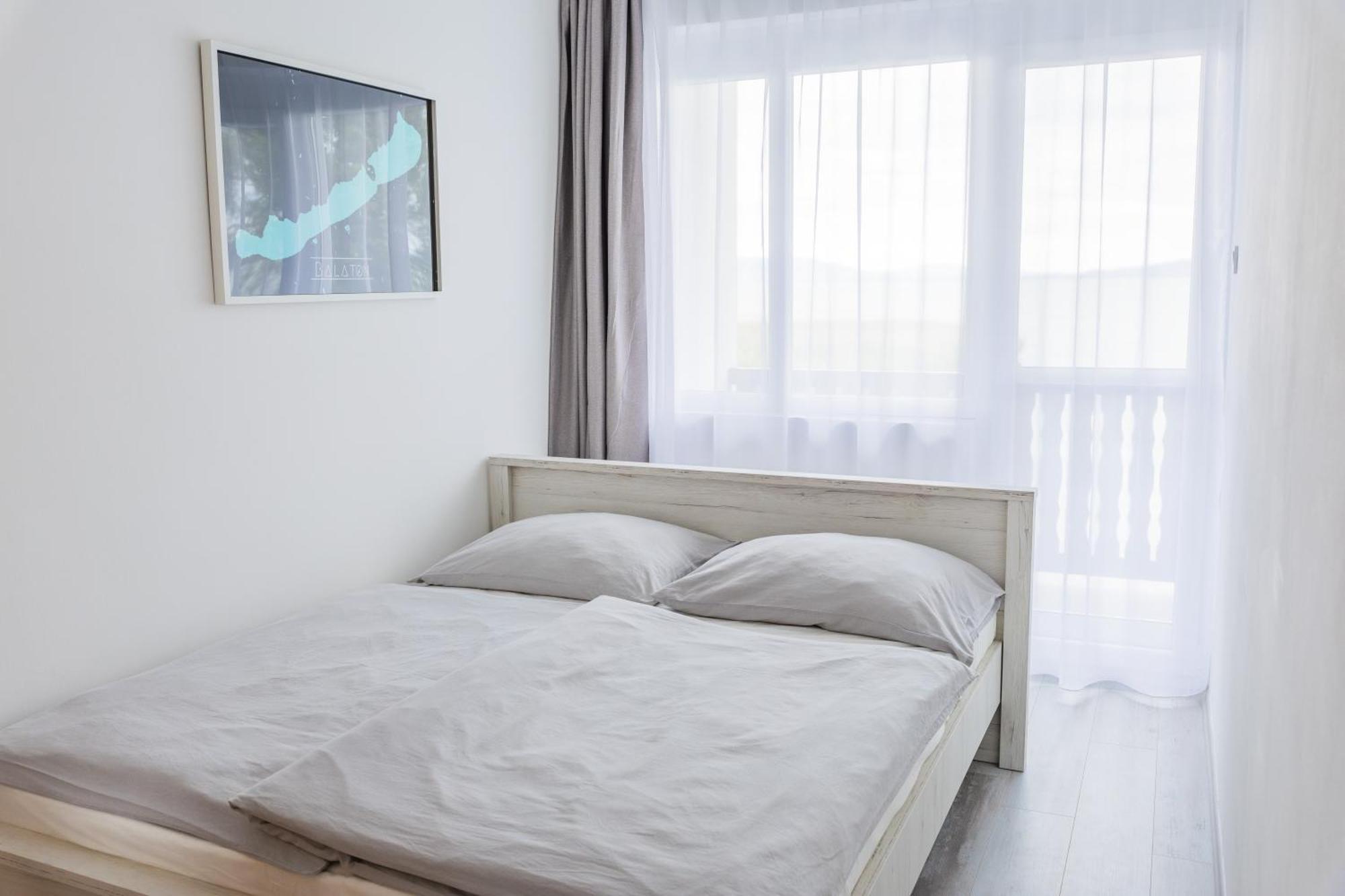 Vakantiehuis Balaton A Kertben - Balaton In The Garden - Beachfront With Beautiful View, Private