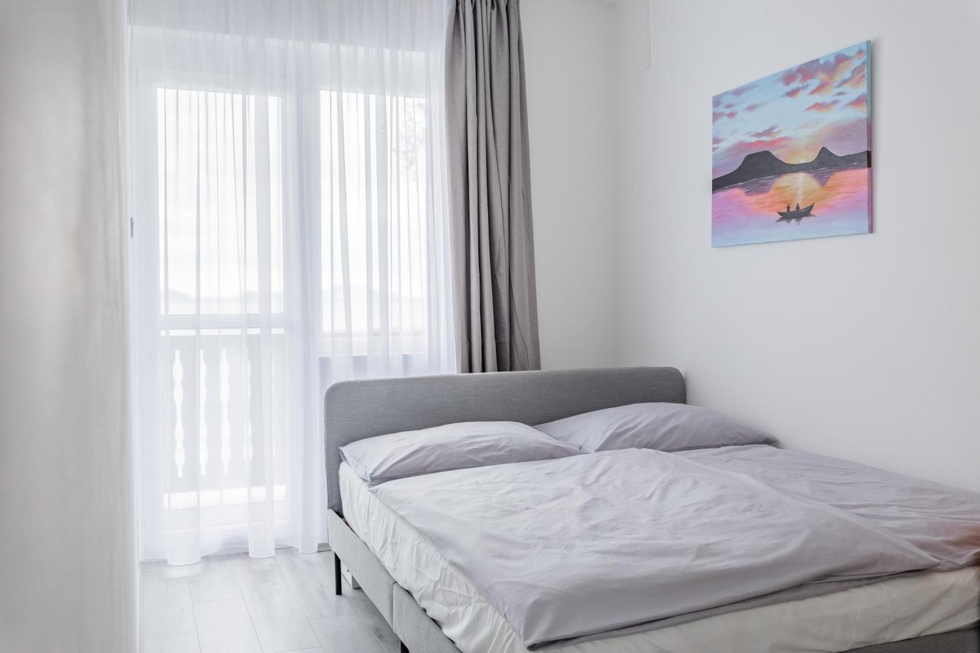 Balaton A Kertben - Balaton In The Garden - Beachfront With Beautiful View, Private Vakantiehuis *