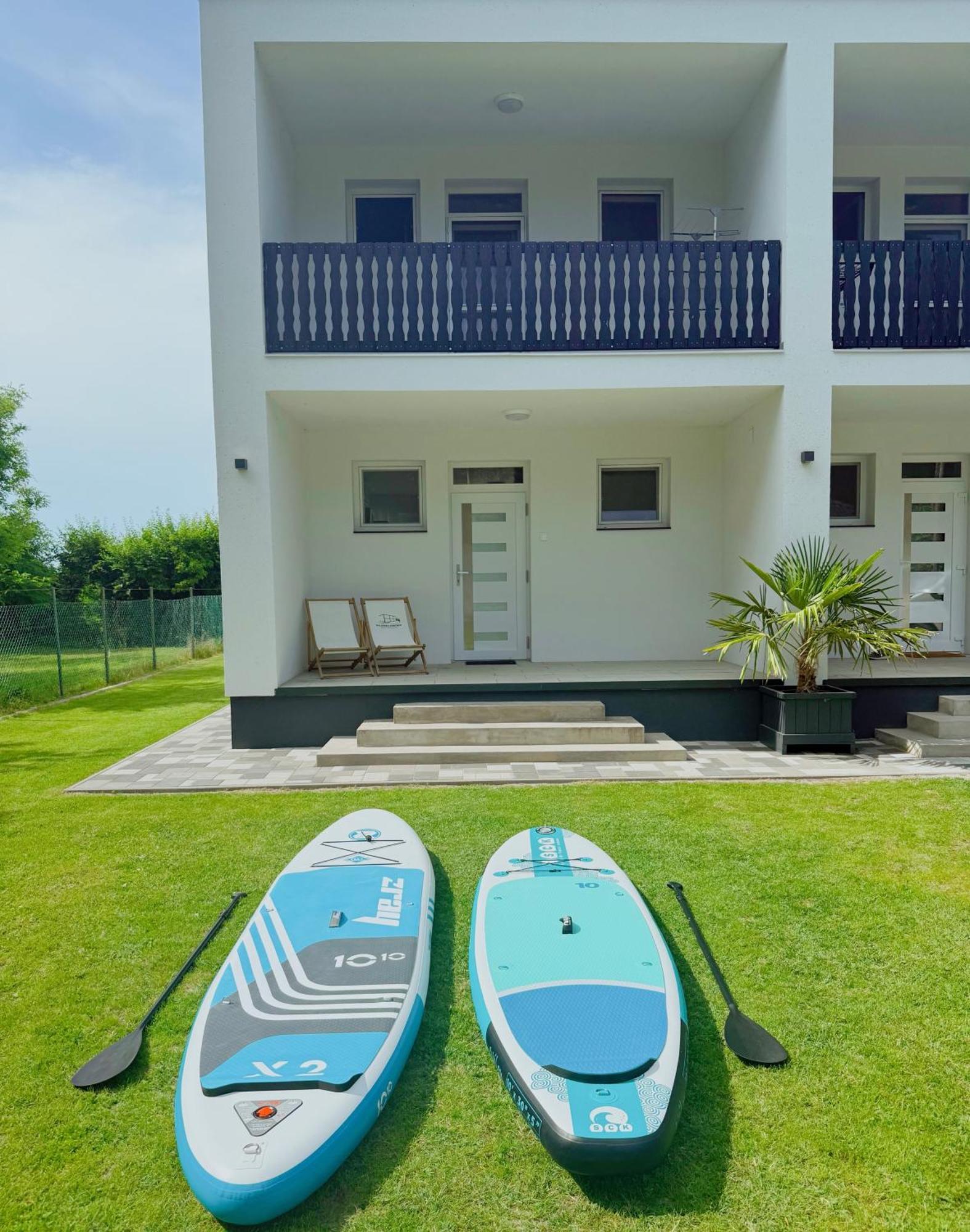 Casa vacanze Balaton A Kertben - Közvetlen Vízparti Apartmanok, Csodálatos Panorámával